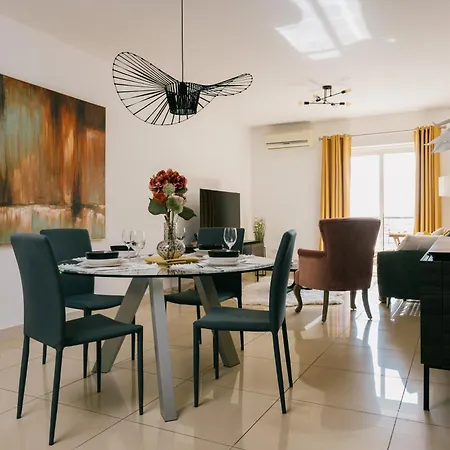 Sunny 2 Bedroom Aptm With Garden Fast Wifi Walk To Seafront *