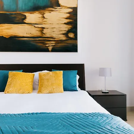 Sunny 2 Bedroom Aptm With Garden Fast Wifi Walk To Seafront Gzira