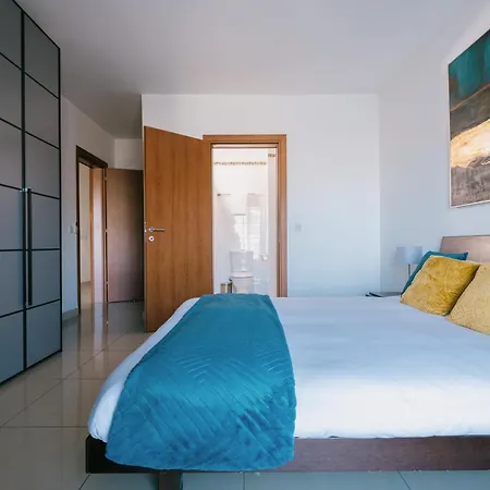 Apartment Sunny 2 Bedroom Aptm With Garden Fast Wifi Walk To Seafront Gzira