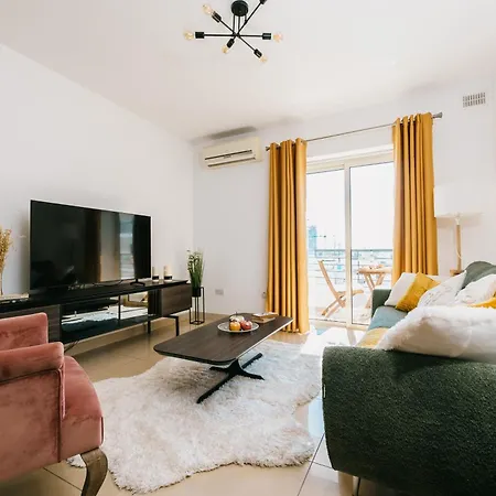 Sunny 2 Bedroom Aptm With Garden Fast Wifi Walk To Seafront *