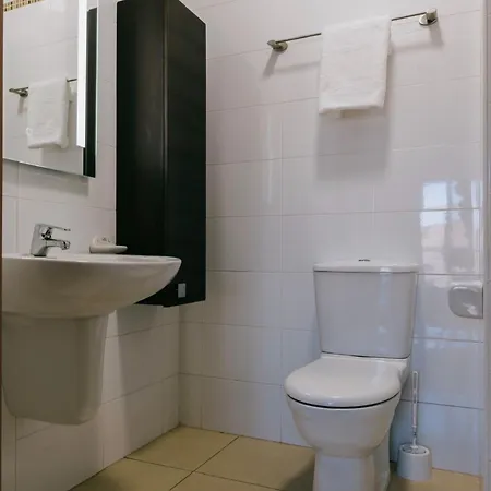 Sunny 2 Bedroom Aptm With Garden Fast Wifi Walk To Seafront