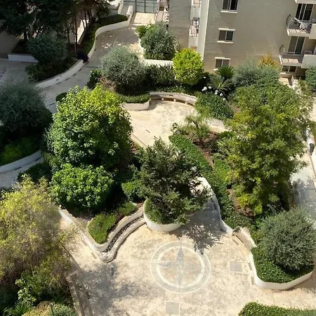 Sunny 2 Bedroom Aptm With Garden Fast Wifi Walk To Seafront * Gzira