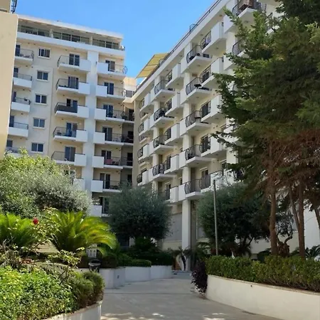 Sunny 2 Bedroom Aptm With Garden Fast Wifi Walk To Seafront * Gzira