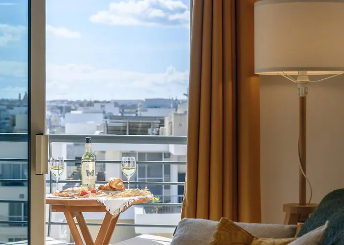 Spacious 2br Garden In Gated Complex Near *