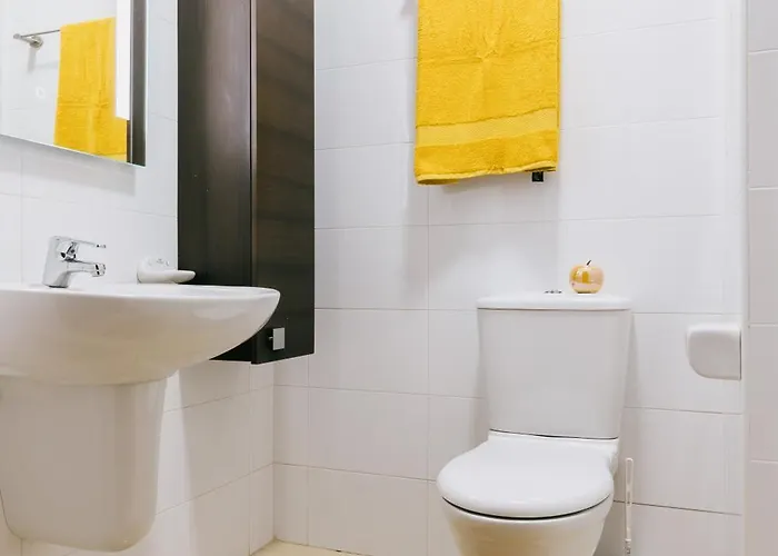 Spacious 2br Garden In Gated Complex Near