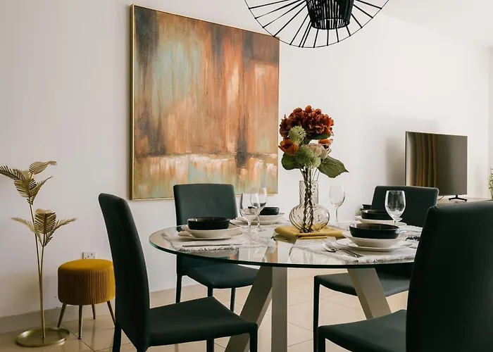 Apartamento Spacious 2br Garden In Gated Complex Near