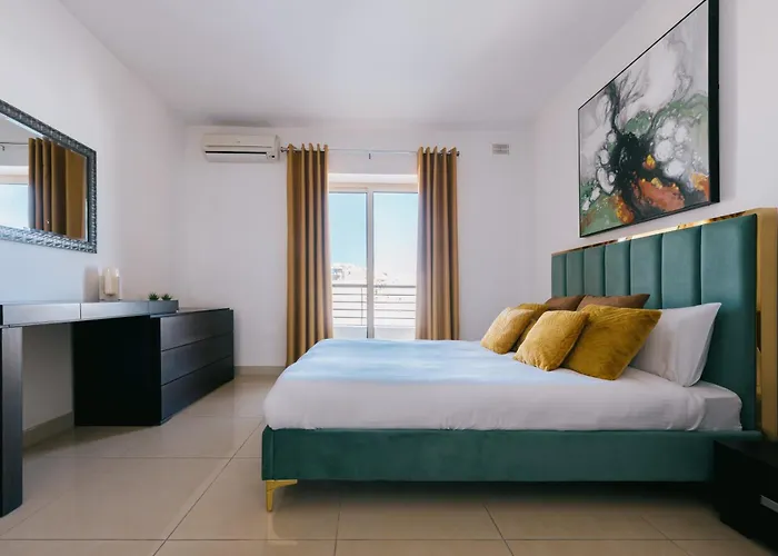 Apartamento Spacious 2br Garden In Gated Complex Near *